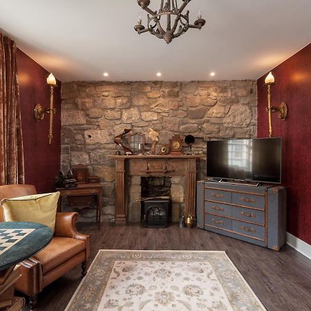 Canongate Luxury Homestay เอดินบะระ ภายนอก รูปภาพ