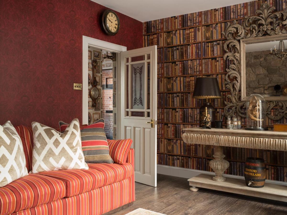 Canongate Luxury Homestay เอดินบะระ ภายนอก รูปภาพ